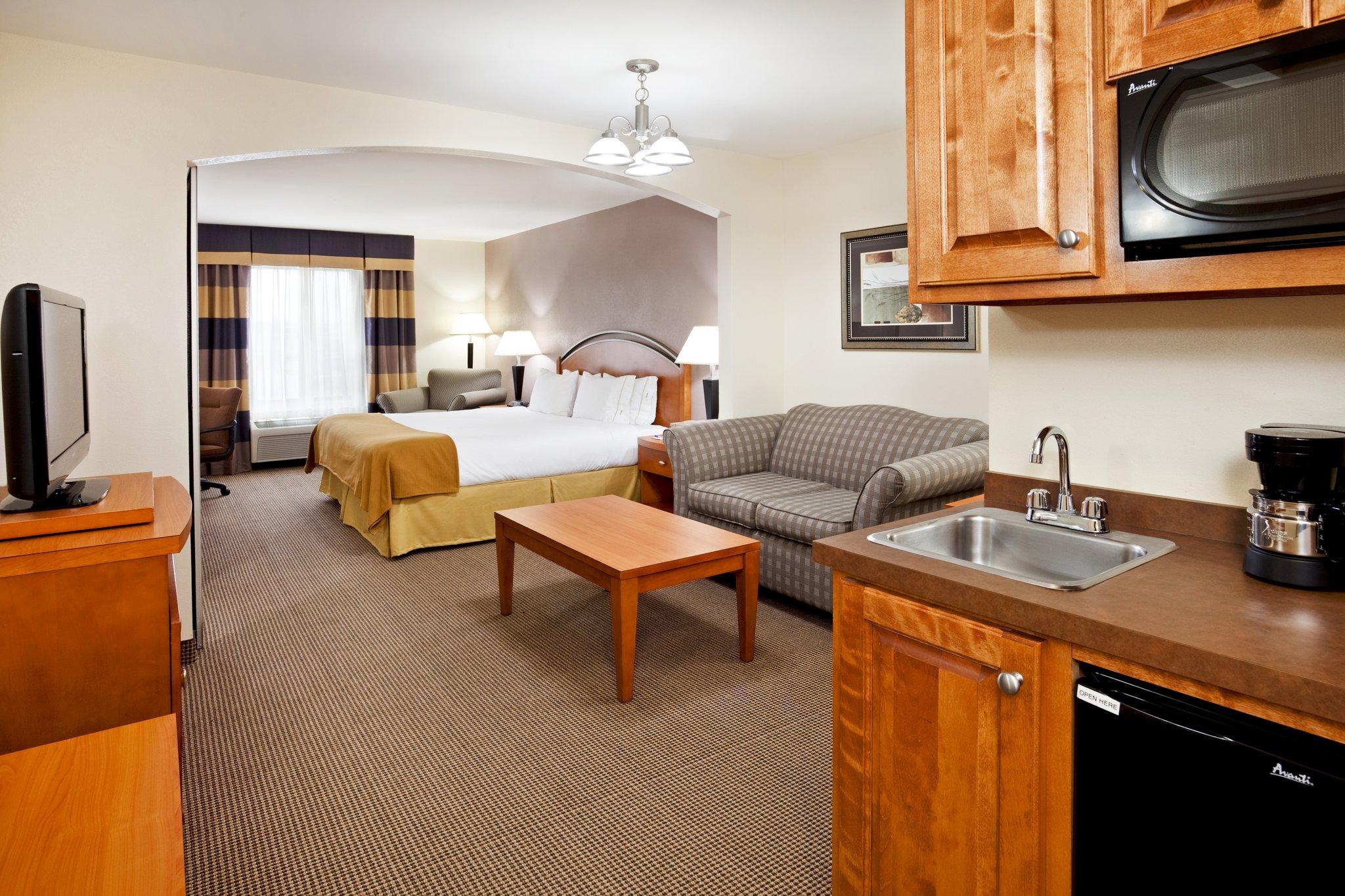 Holiday Inn Express Forest City By Ihg Ngoại thất bức ảnh