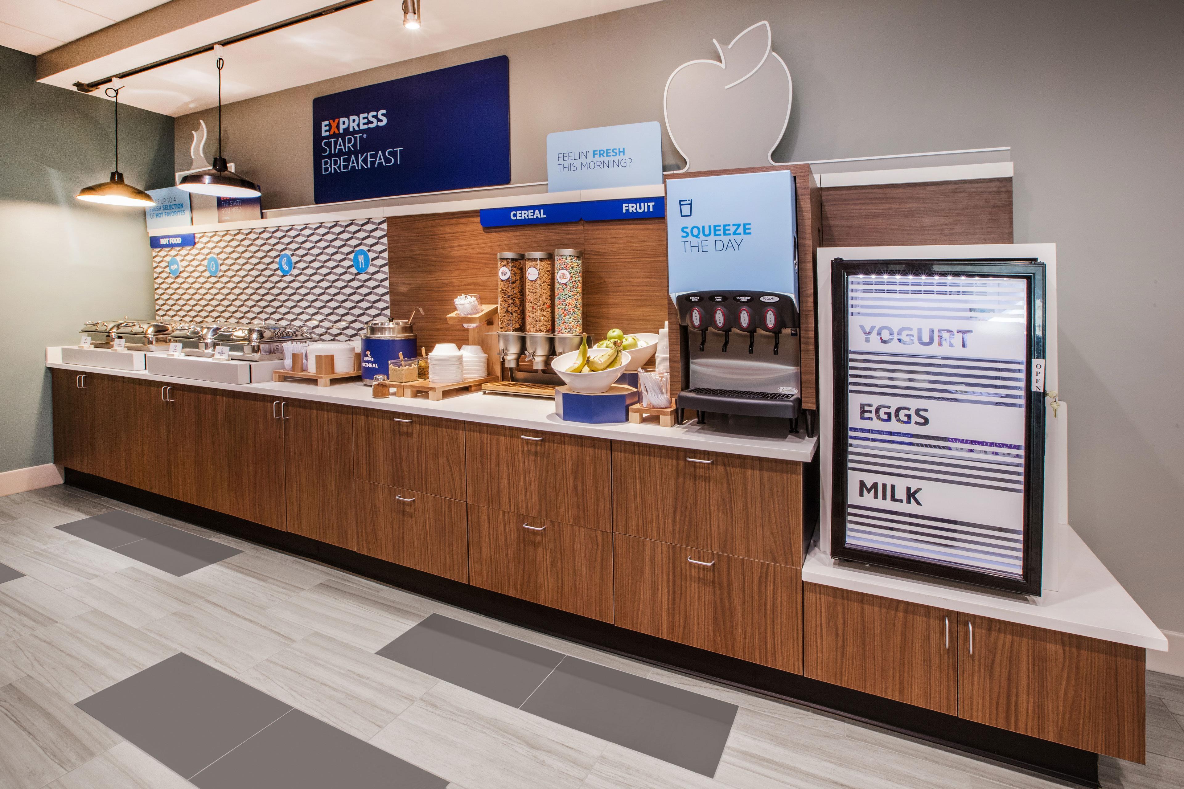 Holiday Inn Express Forest City By Ihg Ngoại thất bức ảnh