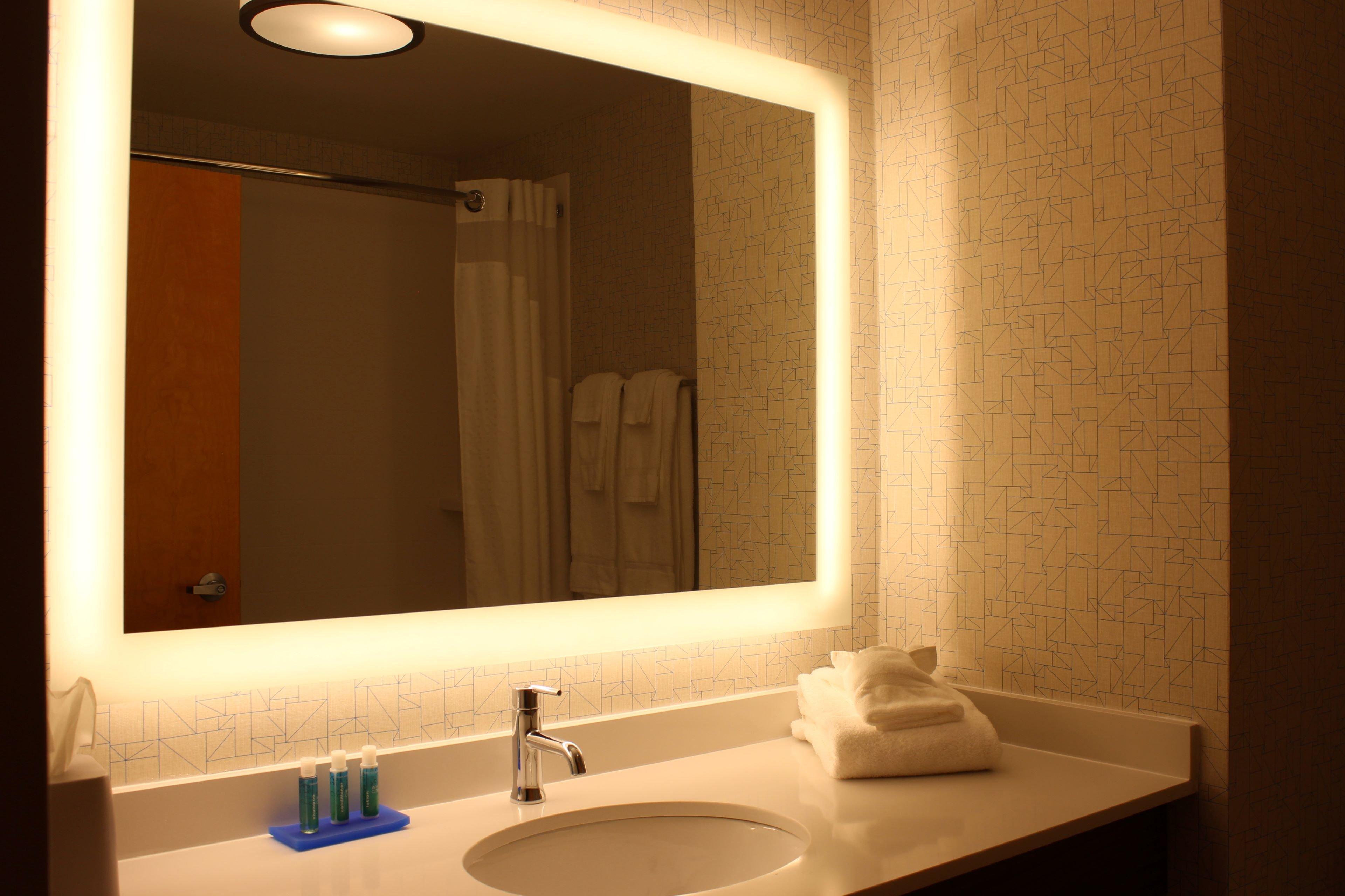 Holiday Inn Express Forest City By Ihg Ngoại thất bức ảnh