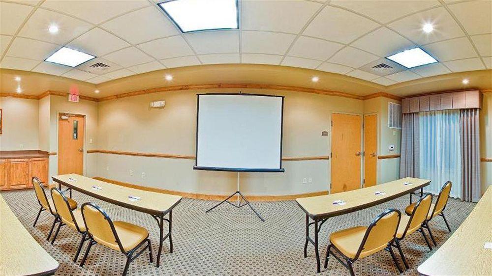 Holiday Inn Express Forest City By Ihg Ngoại thất bức ảnh